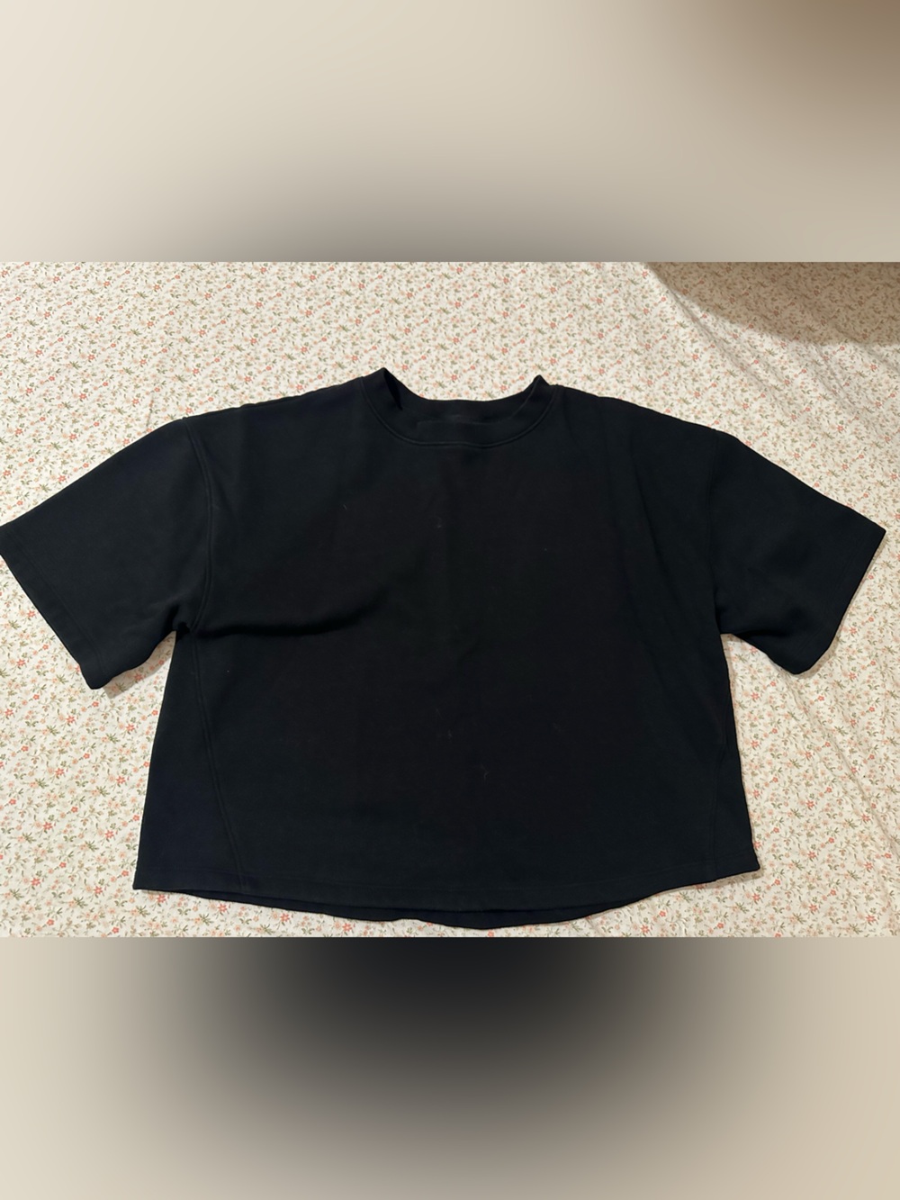 Universal Thread shortsleeve sweatshirt size small